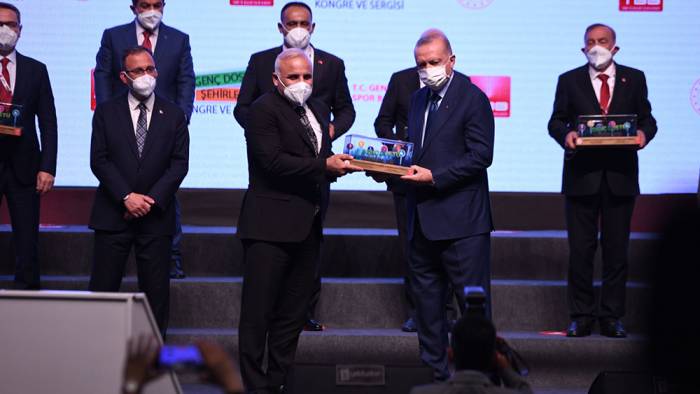 Trabzon Büyükşehir Belediyesi’nin projesi Cumhurbaşkanı Erdoğan tarafından ödüllendirildi