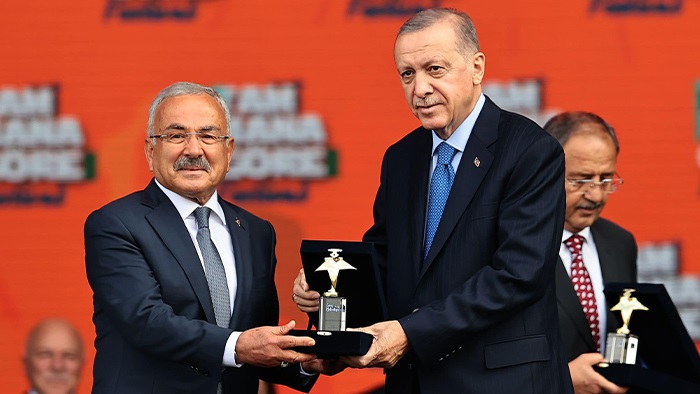 Cumhurbaşkanı Erdoğan'dan Başkan Güler'e ödül