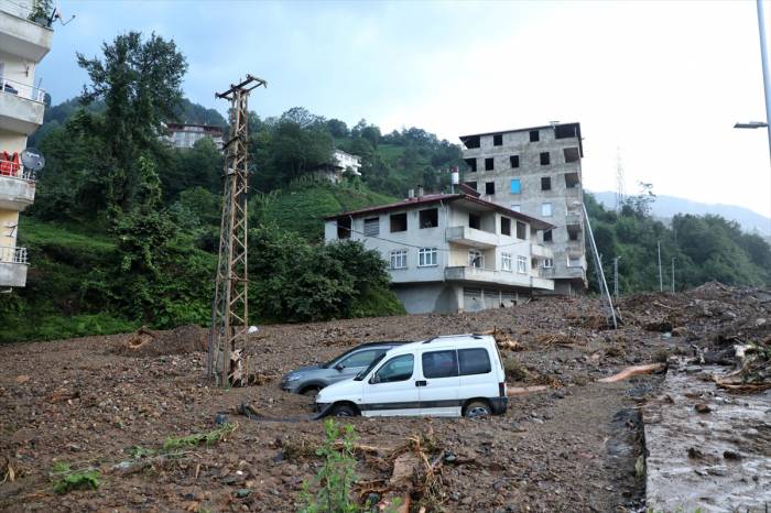 Rize'de hasar tespit çalışmaları devam ediyor