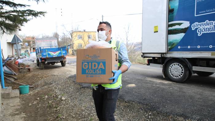 Fatsa Belediyesi 400 aileye gıda destek paketi dağıttı