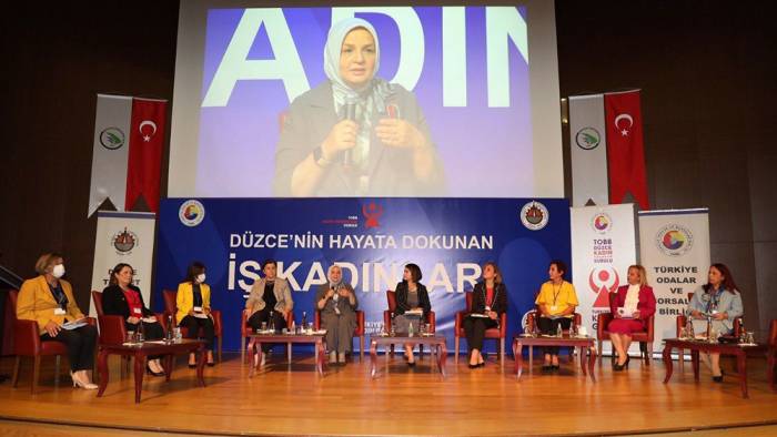 Hayata Dokunan İş Kadınları Panelde Bir Araya Geldi