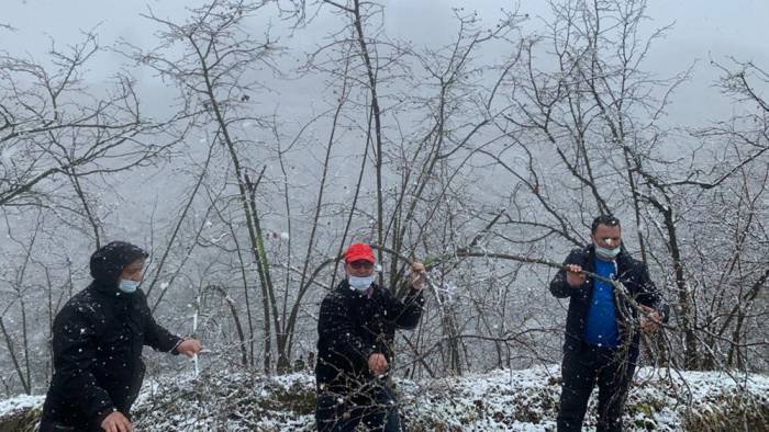 UFK Başkanı Arslantürk, kar ile kaplı fındık bahçelerinde…