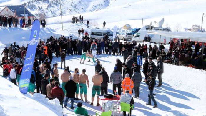 ÇAMBAŞI YAYLASI’NDA FESTİVAL RENKLİ GÖRÜNTÜLERE SAHNE OLDU