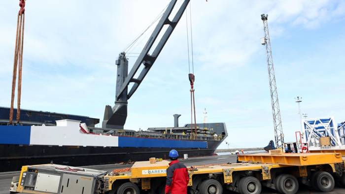 Rus dev konteyner vinçlerinin kurulumu Trabzon Limanı’nda yapılacak