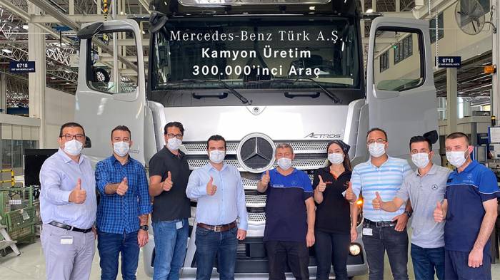 Mercedes-Benz Türk Aksaray'da 300 bininci kamyonu üretti