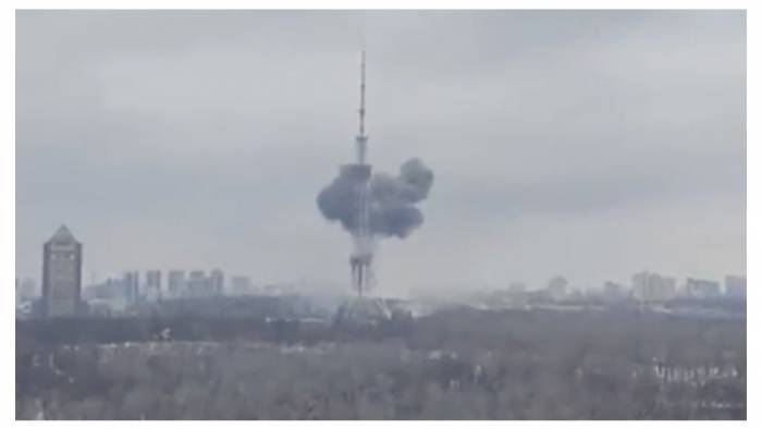 Rusya Kiev'de televizyon kulesini vurdu
