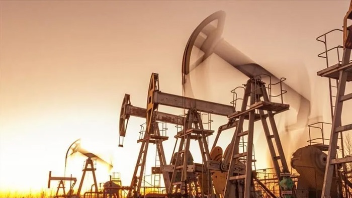 ABD'nin İran hamlesi petrolü yükseltti: Fiyatlar yüzde 2 arttı