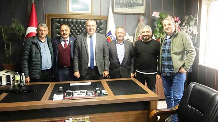 Artvinli taksiciler Rize-Artvin havalimanında hak arayışında