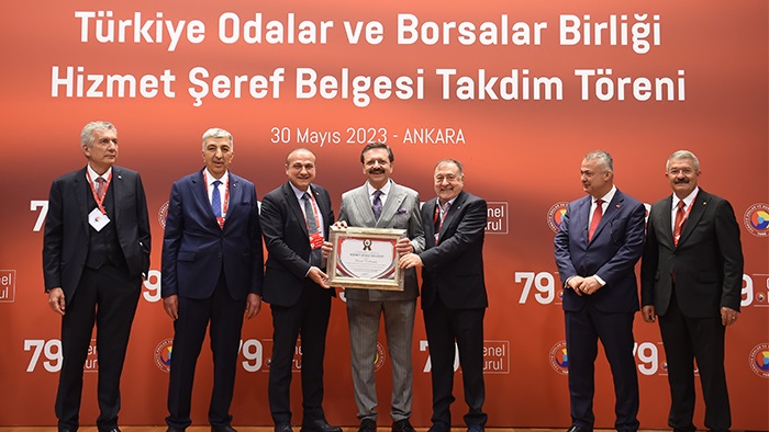 ATSO Başkanı Kırlangıç'a Hizmet Şeref Belgesi