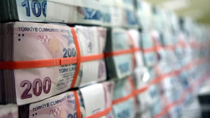 Bütçe 6 ayda 747 milyar lira açık verdi