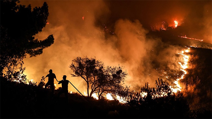 Çanakkale'de büyük yangın! Havadan ve karadan müdahale sürüyor