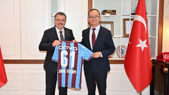 Çin Rotasını Trabzon'a Çevirdi!