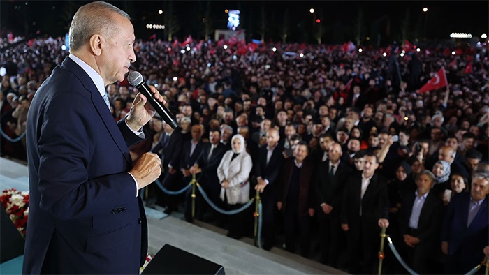 Cumhurbaşkanı Erdoğan Beştepe'de balkon konuşması yaptı