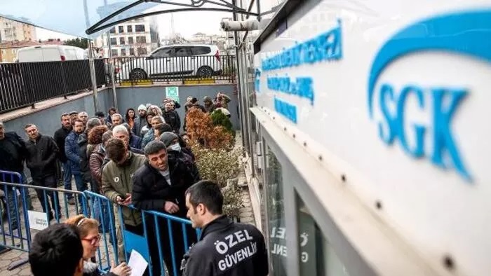 Dijital Dönüşüm Ofisi’nden EYT mesajı: Paniğe gerek yok