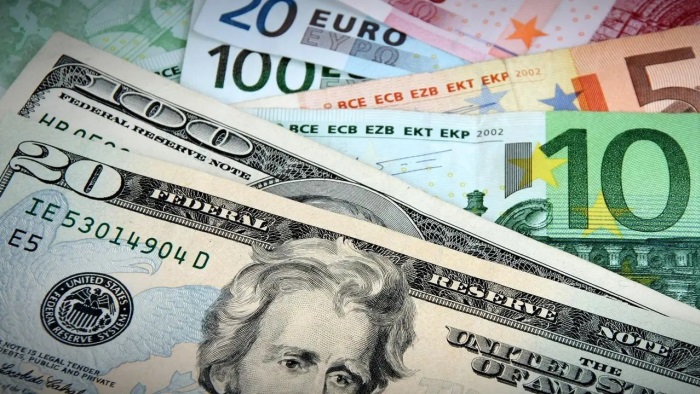 Dolar ve euro yıl içi zirvelerini yeniledi