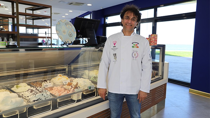 Dünya Dondurma Şampiyonu Alpz Gelato&Cafe Gülyalı'da Kapılarını Açtı
