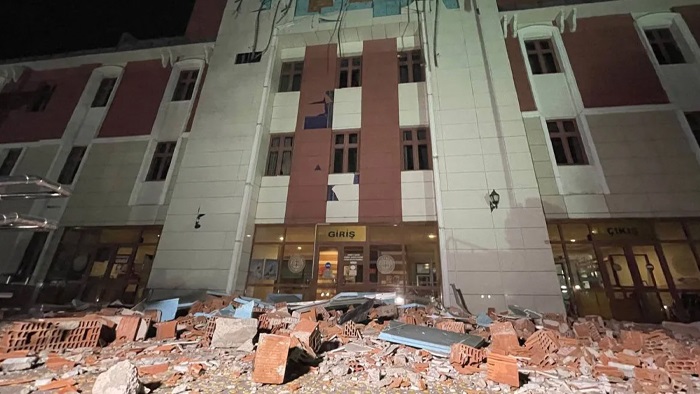 Düzce'nin Gölyaka ilçesinde 5,9 büyüklüğünde deprem