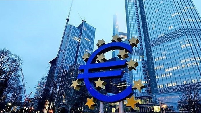 ECB’de kritik faiz tartışması: Enflasyon baskısı üyeleri böldü