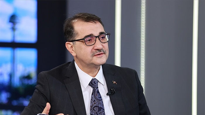 Bakan Dönmez: 2030'a kadar elektrikli araç şebeke altyapısına 1 milyar dolar yatırılacak