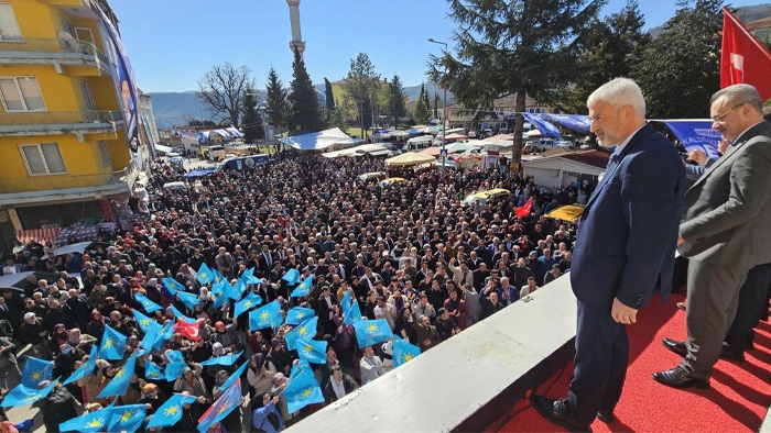 Enver Yılmaz'dan festival gibi miting