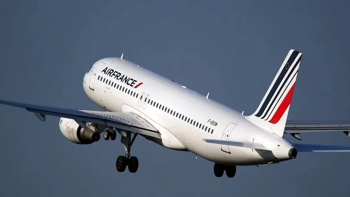 Fransa'da 2,5 saatin altındaki iç uçuş seferlerine yasak getirildi