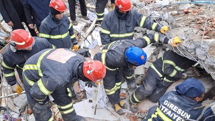 Giresun afetin yaralarını sarmak için tek yürek oldu 