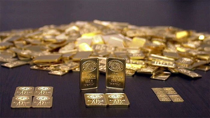 Gram altından yeni rekor: Altının ons fiyatı 2 bin 25 dolara yükseldi!
