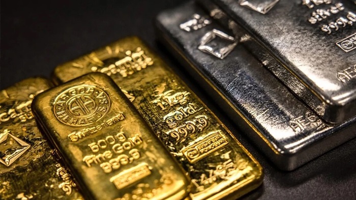 Güvenli limana talep arttı, altın ve gümüş rekor kırdı