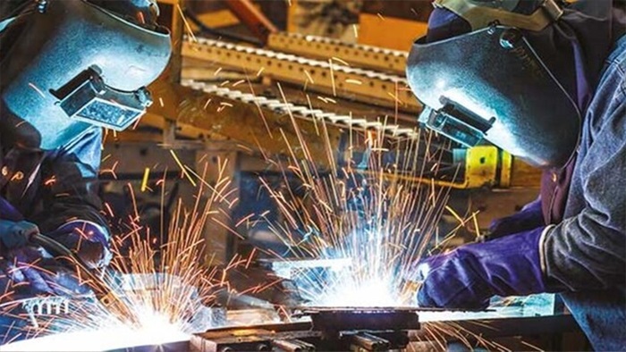 İmalat PMI eşik değerin altına düştü