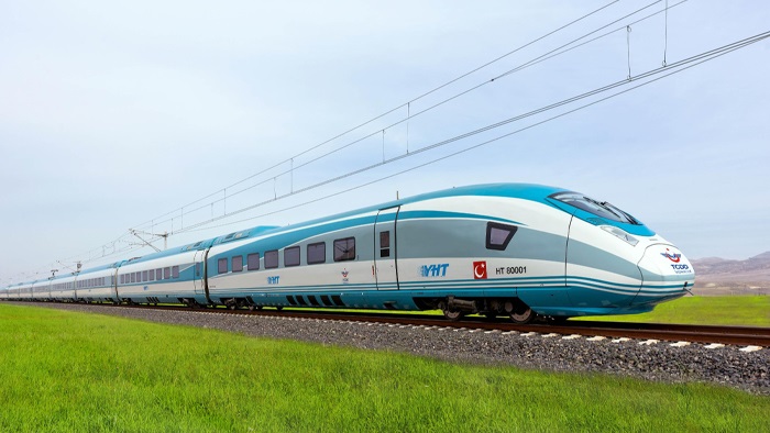 Karadeniz’i 2 Saatte Birbirine Bağlayacak Hat: “Büyüme Treni mi, Transit Koridor mu?”