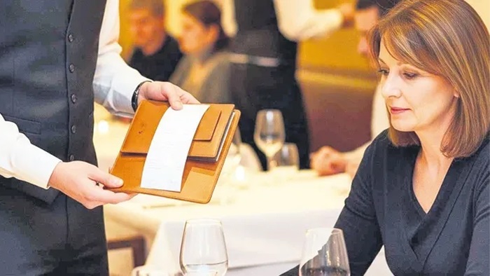 Kuver ve servis ücreti yansıtan işletmelere ağır ceza: Bakanlıktan sert uyarı