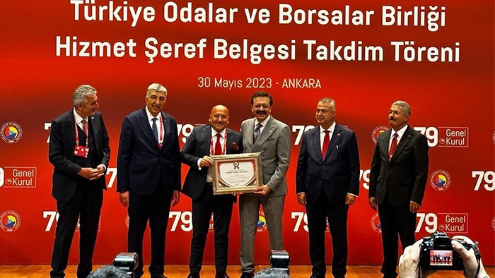 Ordu Ticaret Borsası Başkanına Hizmet Şeref Belgesi