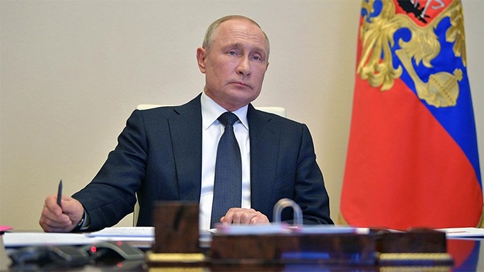 Putin, petrol satışını yasakladı