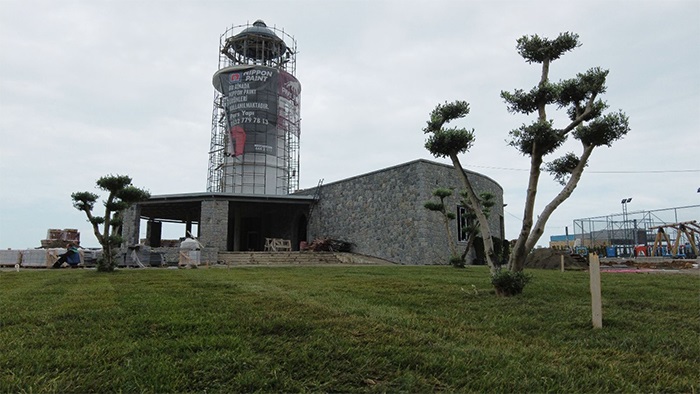 Rize’de deniz feneri sosyal tesisinde çalışmalar devam ediyor