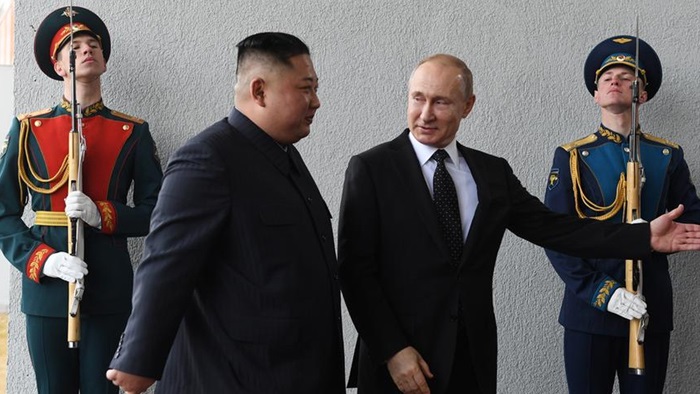 Rusya Devlet Başkanı Putin, Kuzey Kore lideri Kim ile bir araya geldi