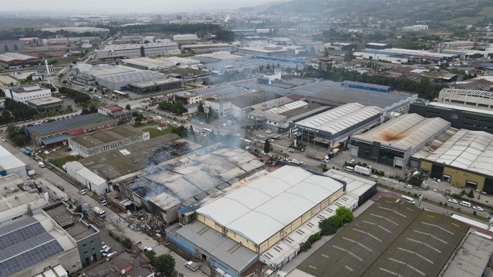 Samsun'da yatak fabrikasında çıkan yangın kontrol altına alındı