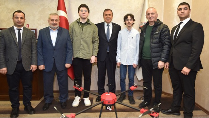 Trabzon’da lise öğrencileri çok amaçlı dron geliştirdi
