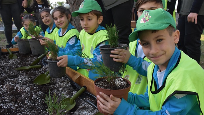 Trabzon'da öğrenciler orman ekosistemini okulunda öğreniyor