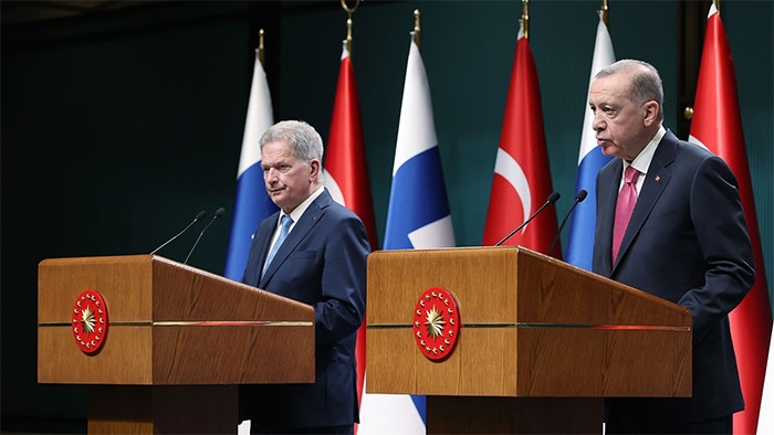 Türkiye Finlandiya'nın NATO üyeliğini onayladı