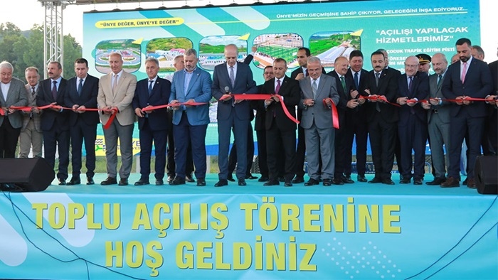 Ünye Belediyesi’nin hizmetlerine toplu açılış