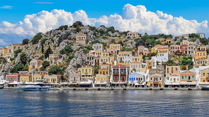 Yunan adalarına kapıda vizede hizmet bedeli sürprizi: Maliyeti 90 Euro’ya çıkıyor